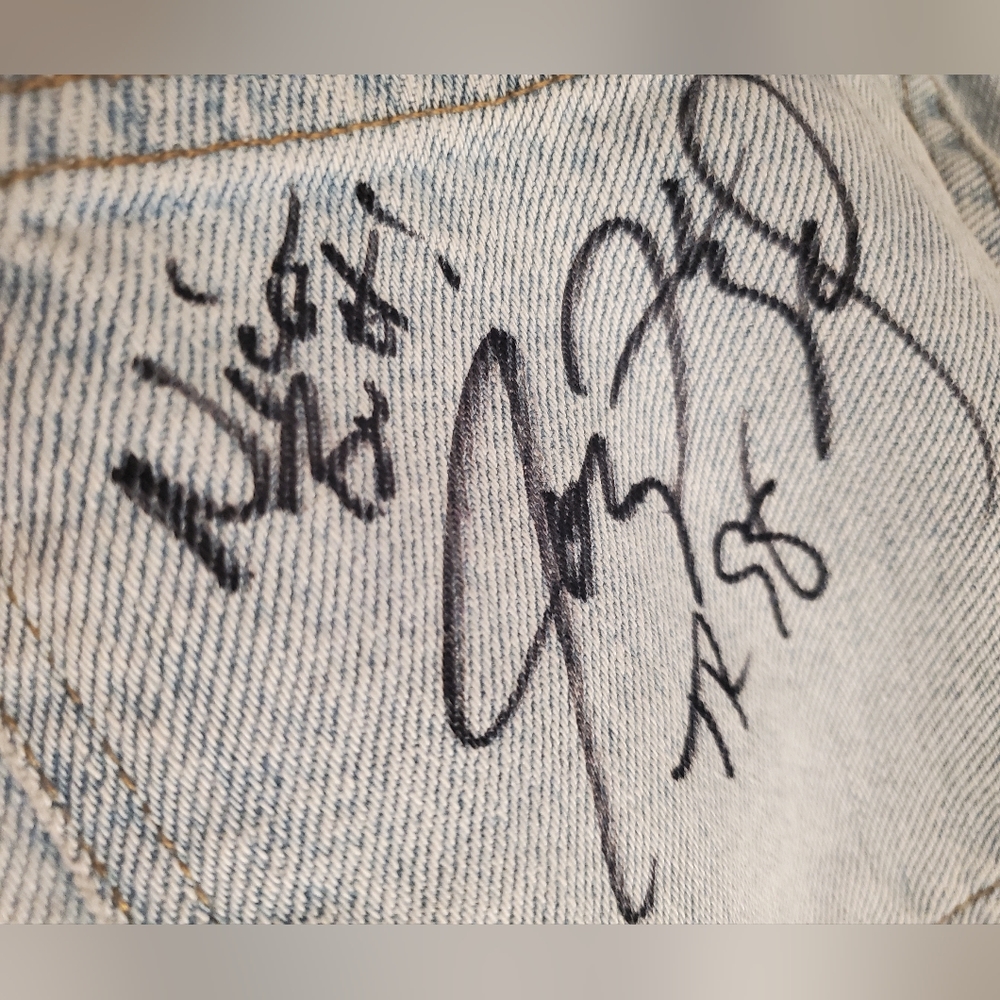 Toby Keith authentic signed with members of his band 1998 Jeans.